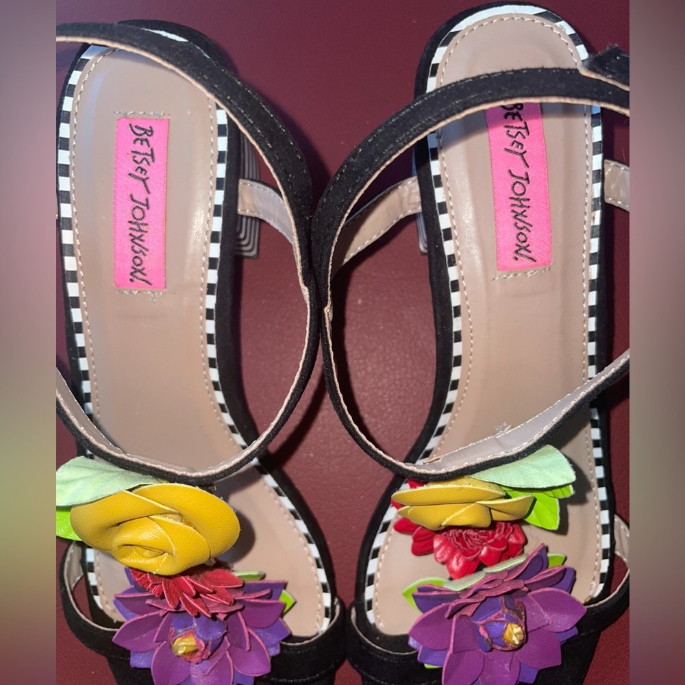 Betsey Johnson Black Sandals with Colorful Floral Accents - Picture 4 of 12